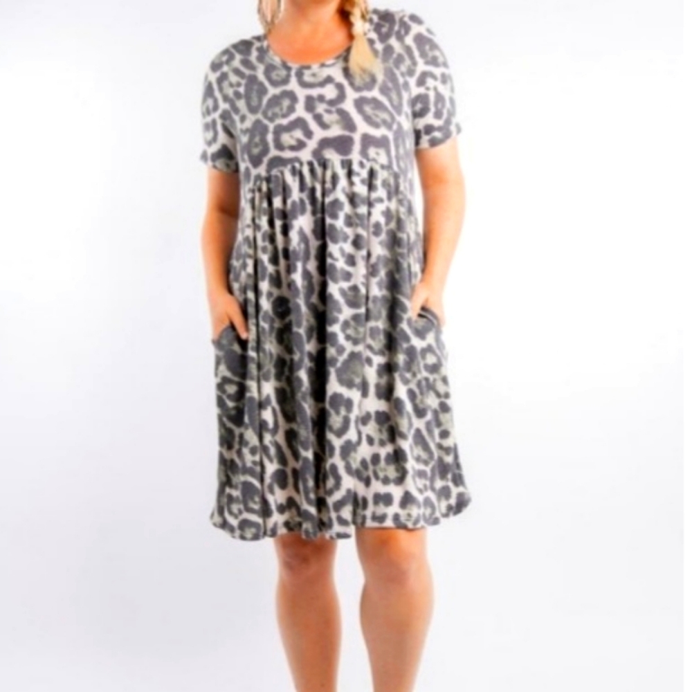Rae Mode NWOT Animal Print Dress S